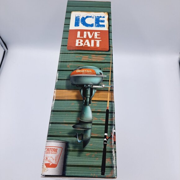 Bait Shop Cat or Small Animal Playhouse with Cardboard Scratching Board - Picture 4 of 6